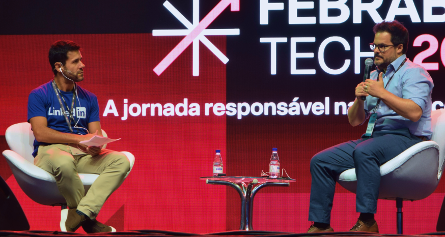 Gustavo Resende e José Mauricio Lilla no palco do Febraban Tech 2024.