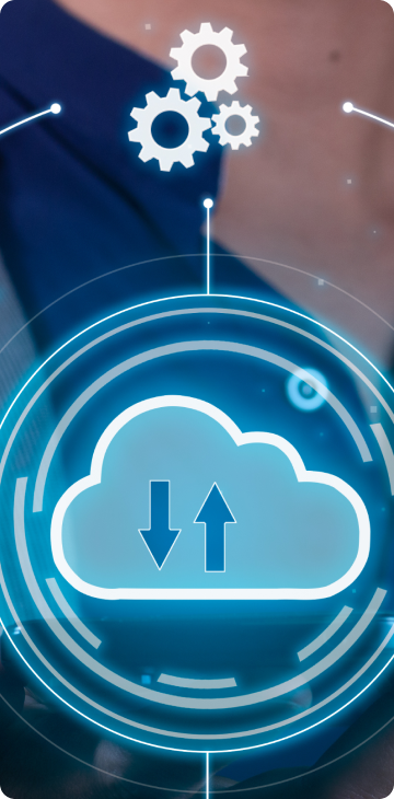 Ícone de nuvem com setas de upload e download em destaque, sobre fundo com engrenagens e efeitos digitais.