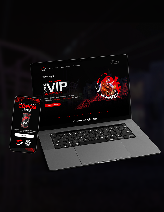 Sobre um fundo escuro, estão um celular e um notebook. Ambos mostram em suas telas a página da promoção da Coca-Cola desenvolvida pela CWI, Você VIP no The Town.